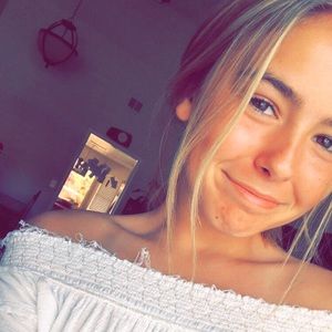 Meet your Posher, Ella